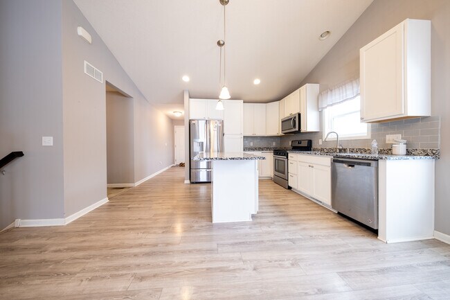 Building Photo - 20817 Guthrie Dr