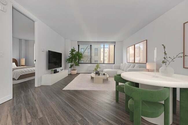 Building Photo - 250 E Houston St