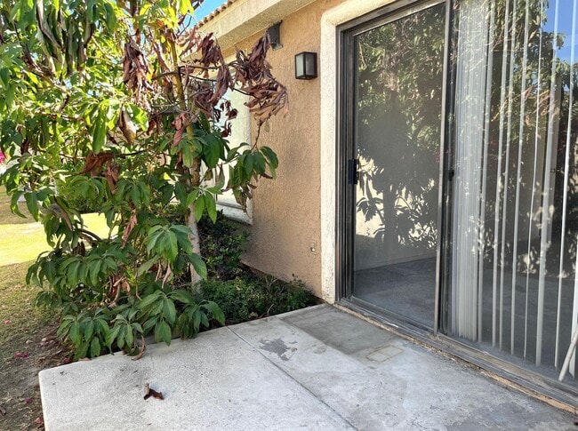 Building Photo - 40855 Sandy Gale Ln