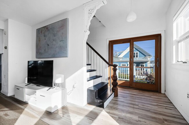 Building Photo - WINTER RENTAL: Painters Perch on Rocky Neck