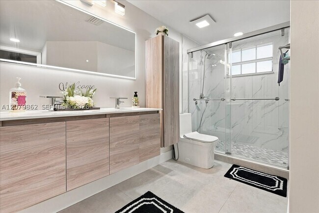 Building Photo - 8254 NW 165th St