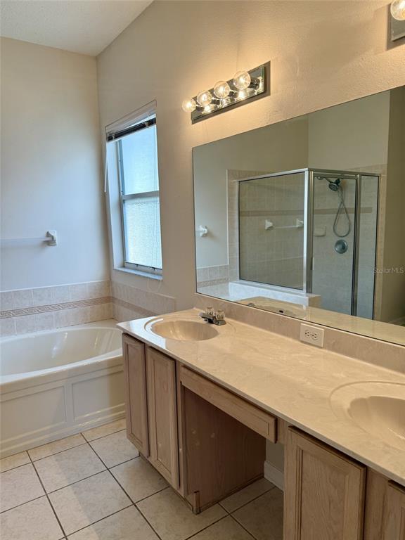 Building Photo - 10211 Goldenbrook Way