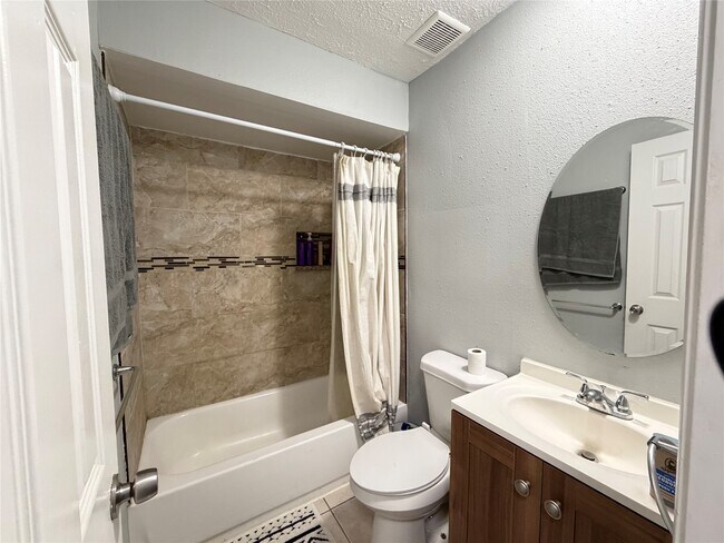 Building Photo - 11423 Graywood Dr