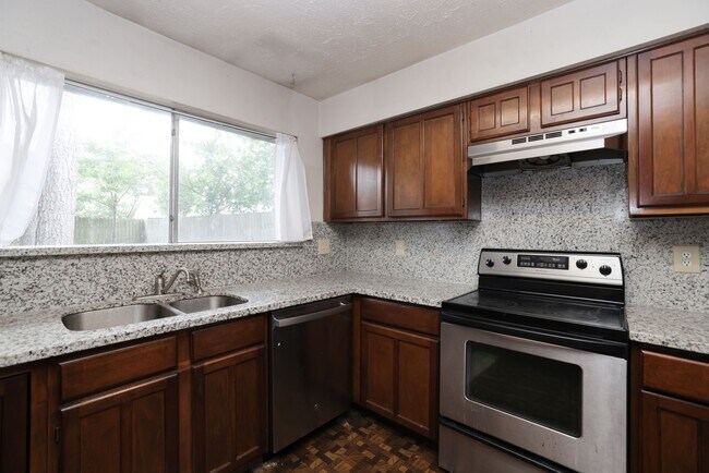 Building Photo - 4623 Whispering Rock Ln