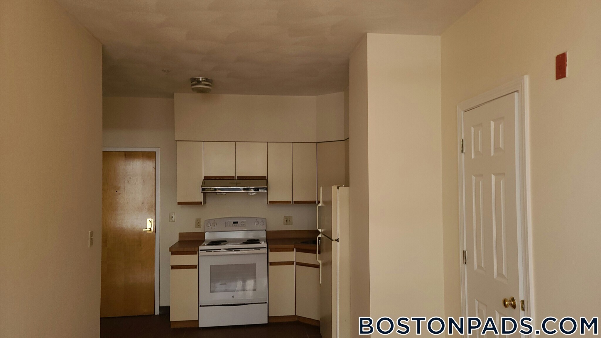 Building Photo - 81 Essex St