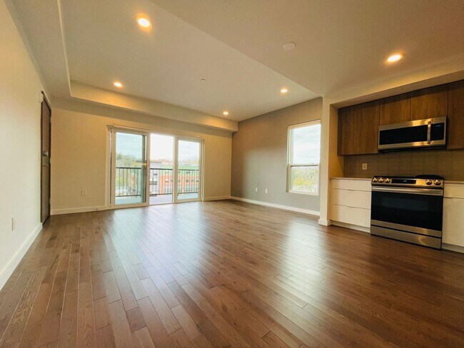 Building Photo - Jamaica Plain 2 bedroom w/garage parking a...