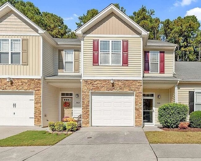 Primary Photo - MUST SEE !! 3bd 3.5ba Townhome in Fuquay V...