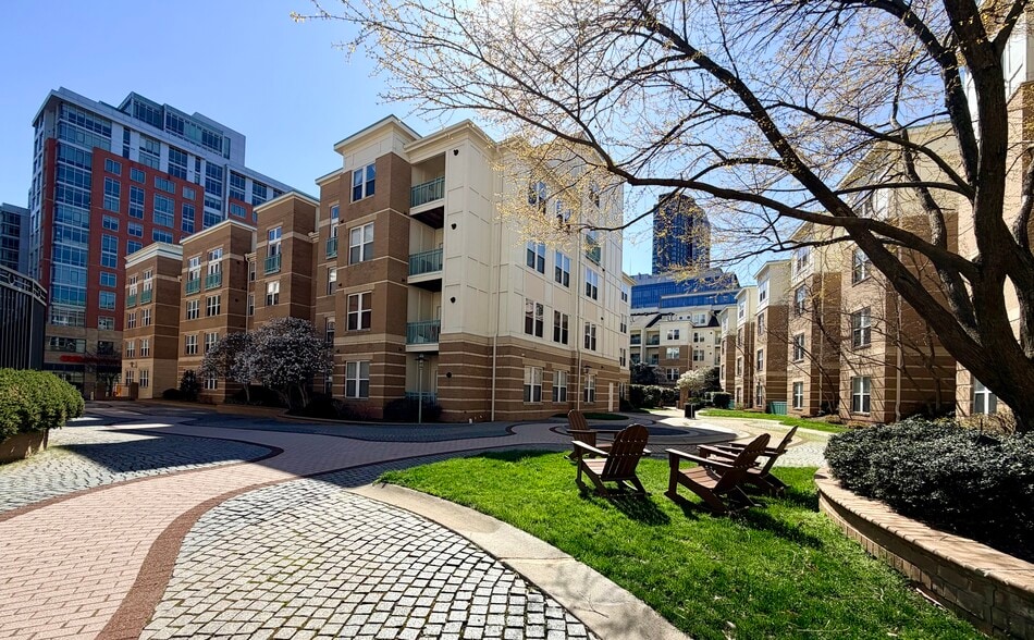 Building Photo - 12001 Market St