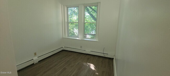 Building Photo - 9 St Joseph's Terrace