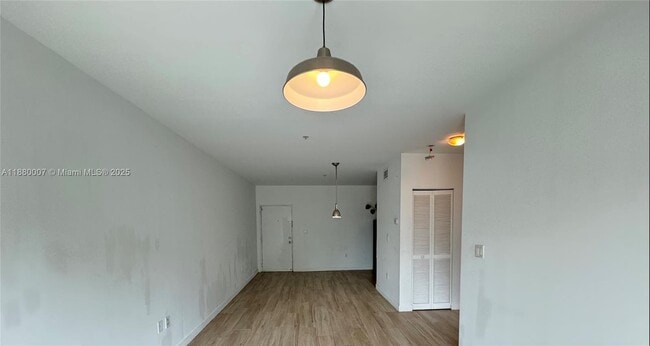 Building Photo - 529 NE 62nd St