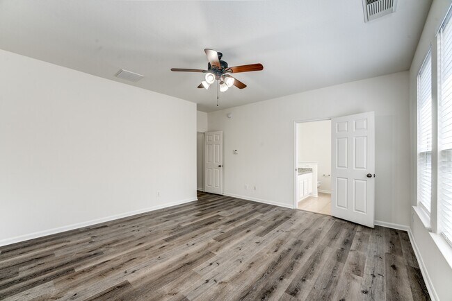 Building Photo - 16906 Shoal Park Dr
