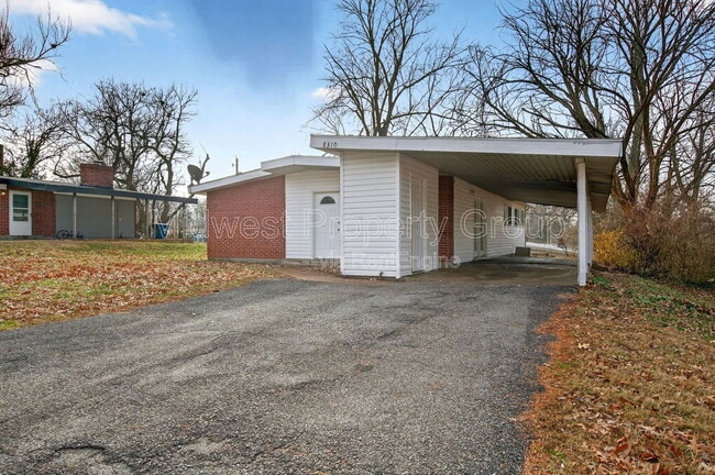 Building Photo - 8310 Sagewood Ln