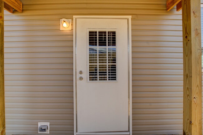 Building Photo - 5233 Clarksville Rd