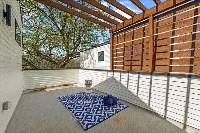 Building Photo - 506 Krebs Ln