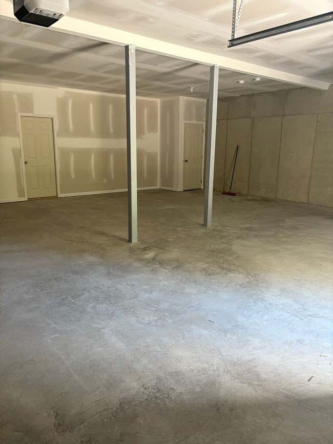 Building Photo - New For Rent in Moody!
