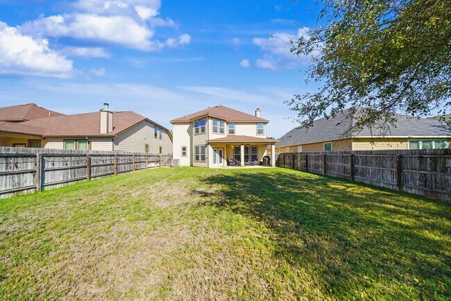 Building Photo - Exquisite 3-bedroom, 2.5-bathroom off 1604 and Culebra Road - Realtor Commission: $500
