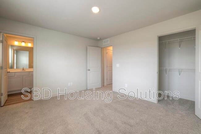 Building Photo - 12423 S Parkwood Ln