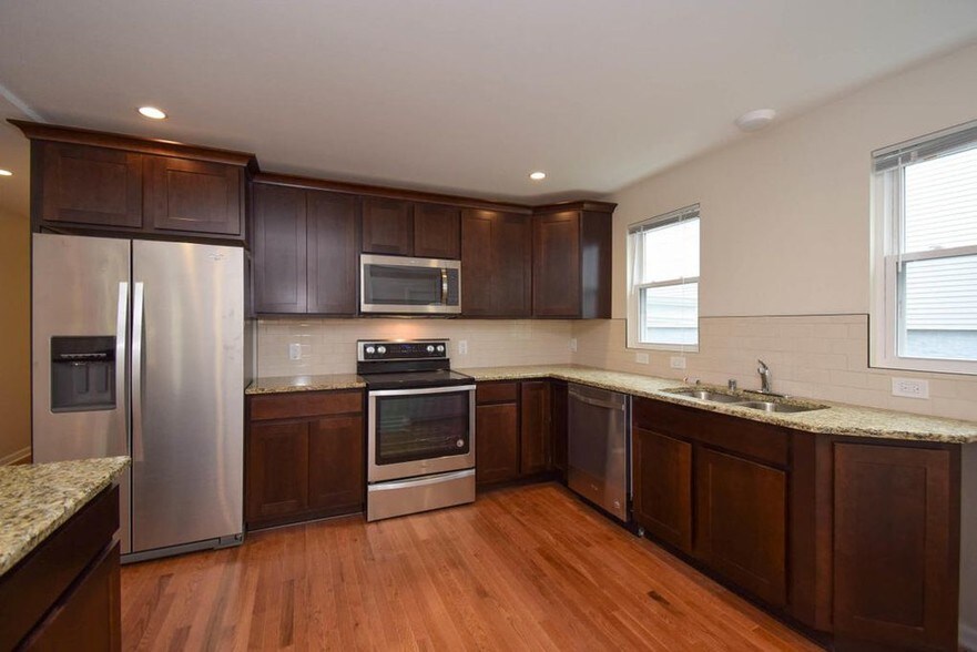 Building Photo - 1744 Arlington N Pl