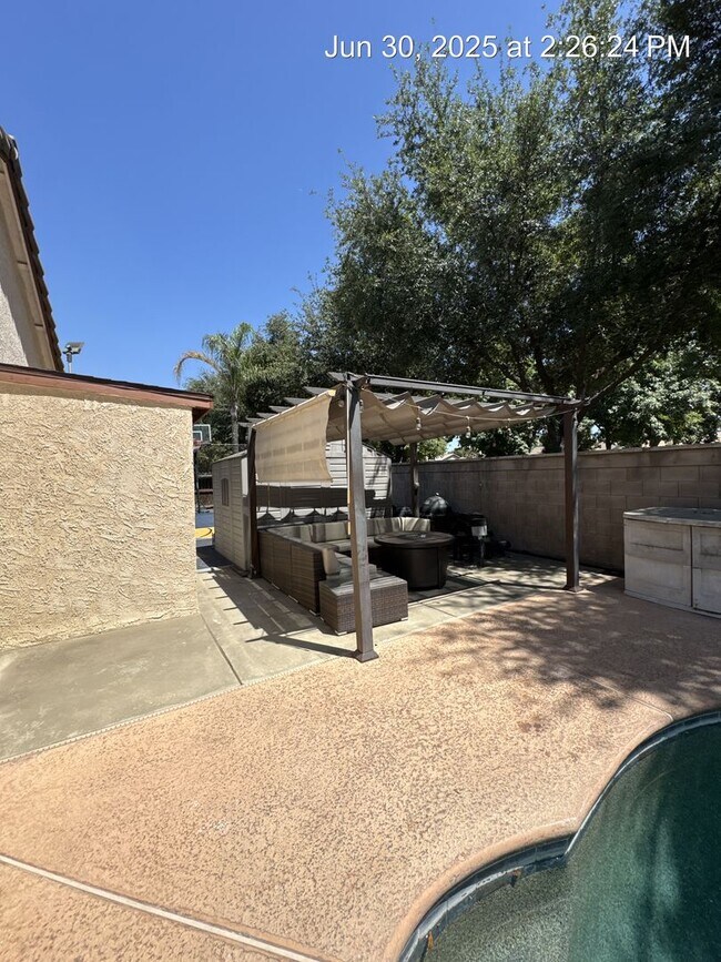 Building Photo - 3969