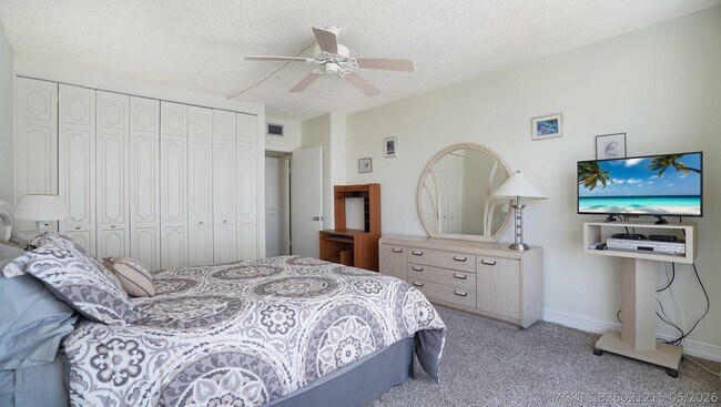Building Photo - 3550 Galt Ocean Dr