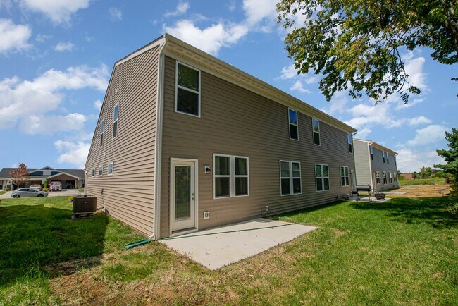 Building Photo - 952 Southline Dr
