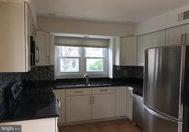 Building Photo - 479 Montalto Dr