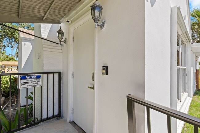 Building Photo - Charming 2-Bedroom Single-Family Home with...