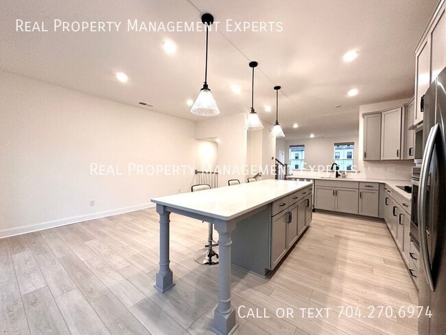 Building Photo - 2518 Magnolia Blossom Wy