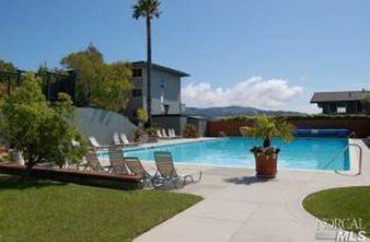 Building Photo - 1 Janet Way