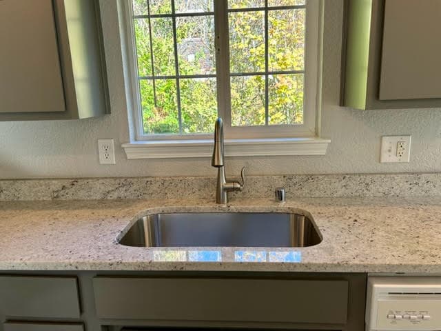 Building Photo - 1219 E Indiana St