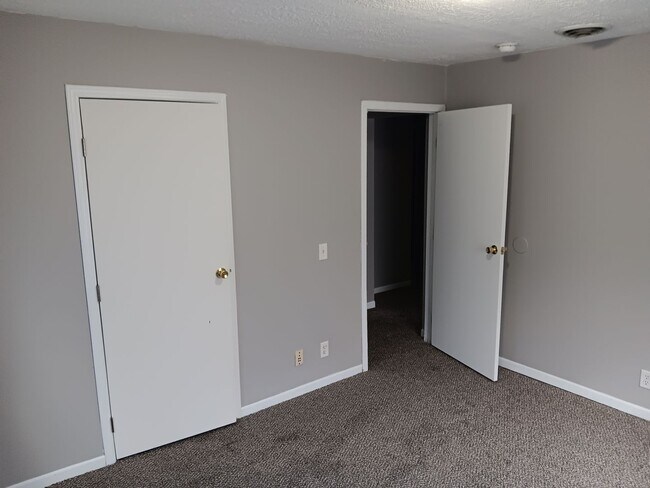 Building Photo - For Rent - Four-Bedroom Two-Bathroom Home Available NOW!