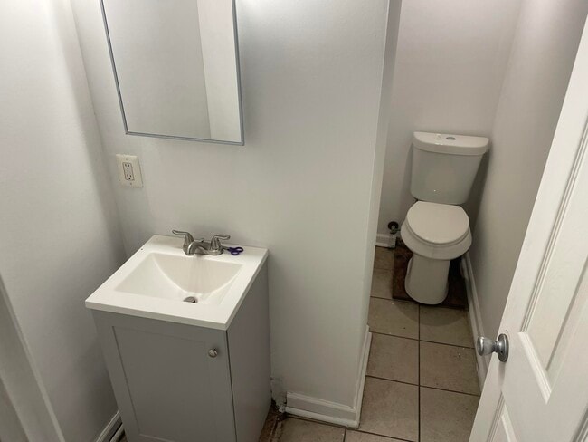 Building Photo - 18230 Mansfield St