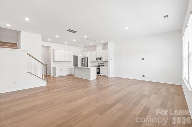Building Photo - 302 Silver Fleet Dr