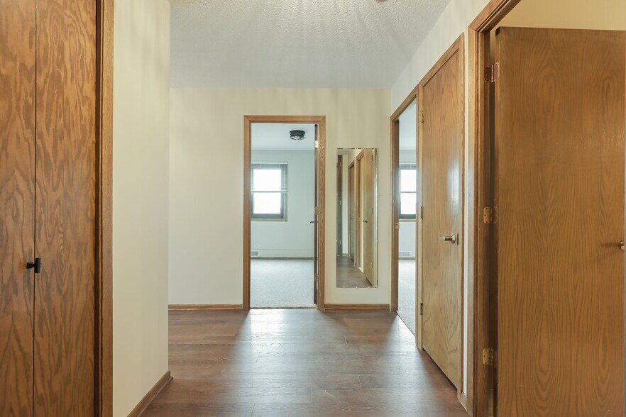 Building Photo - 410 Groveland Ave