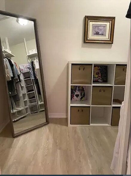 Closet 1 - 4095 Wilmont Pl