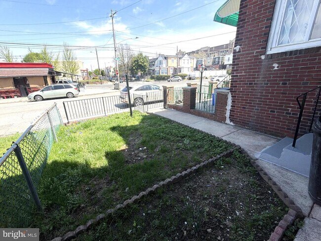 Building Photo - 2054 W 65th Ave