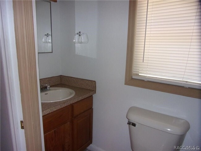 Building Photo - 28 N Davis St