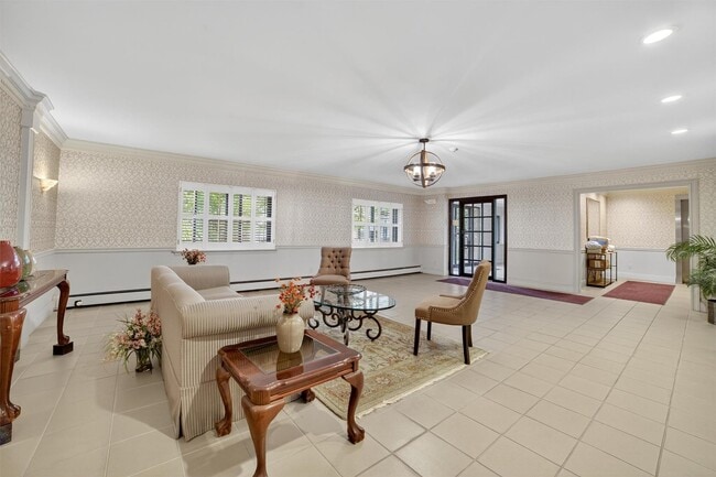 Building Photo - 108 Sagamore Rd
