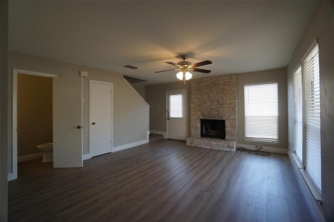 Building Photo - 9100 Mountain Ridge Dr