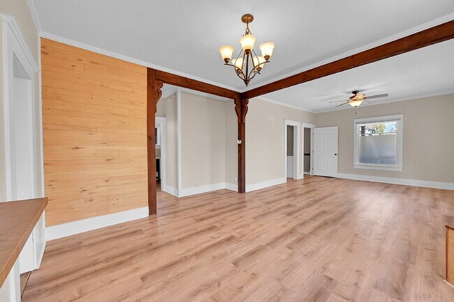 Building Photo - $1,750.00 - 2 Bedrooms, 1 Bathroom, Single...