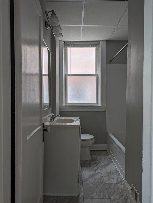 Bathroom - 4547 Shenandoah Ave