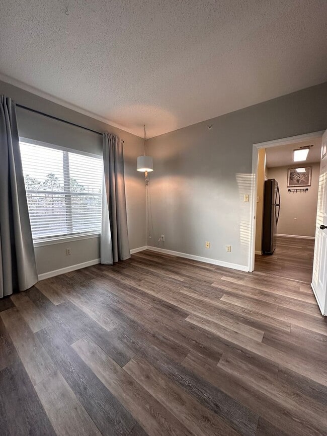 Building Photo - 50% OFF FIRST MONTHS RENT---- Condo in Miramar Beach