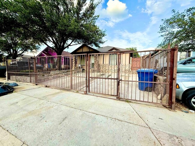 Primary Photo - 321 Ocean Dr