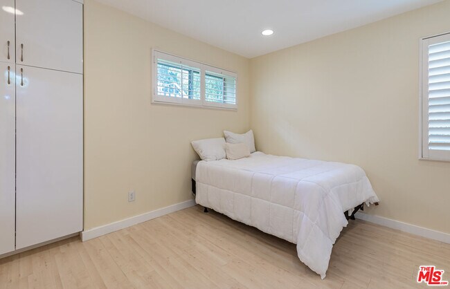 Building Photo - 23639 Clover Trail