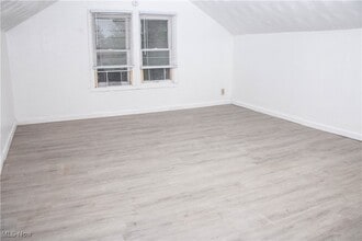 Building Photo - 923 Baughman St