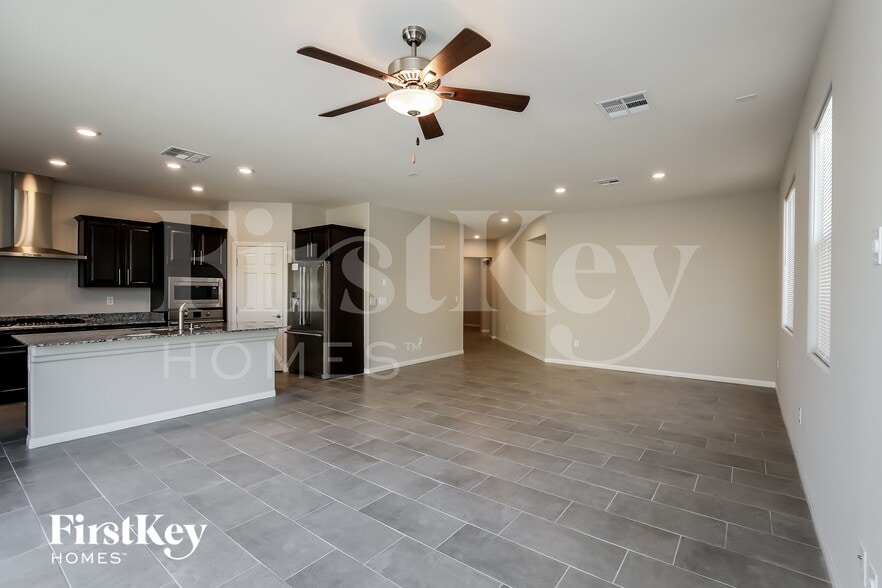 Building Photo - 4218 Klarissa Ave