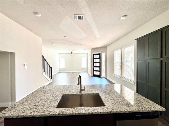 Building Photo - 809 Meadowcrest Dr