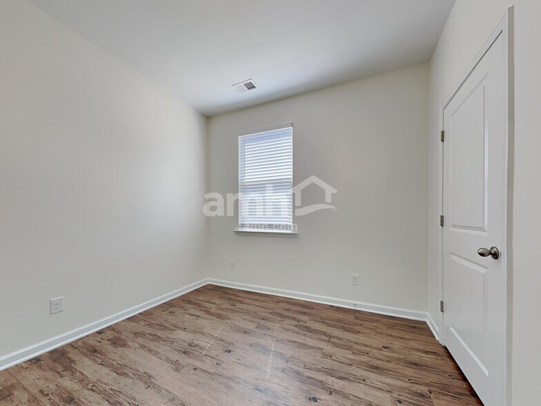 Building Photo - 50 Spirit Wy