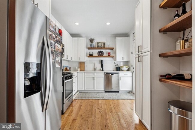 Building Photo - 921 N 28th St