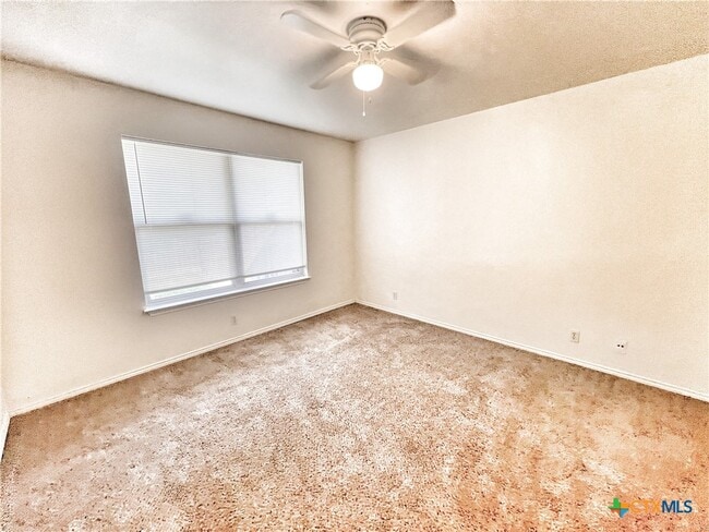Building Photo - 236 Alves Ln